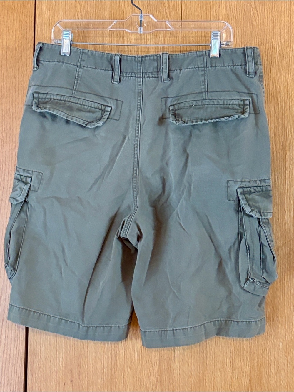 Izod 36 army green stonewashed surplus cargo cotton twill shorts cargo shorts